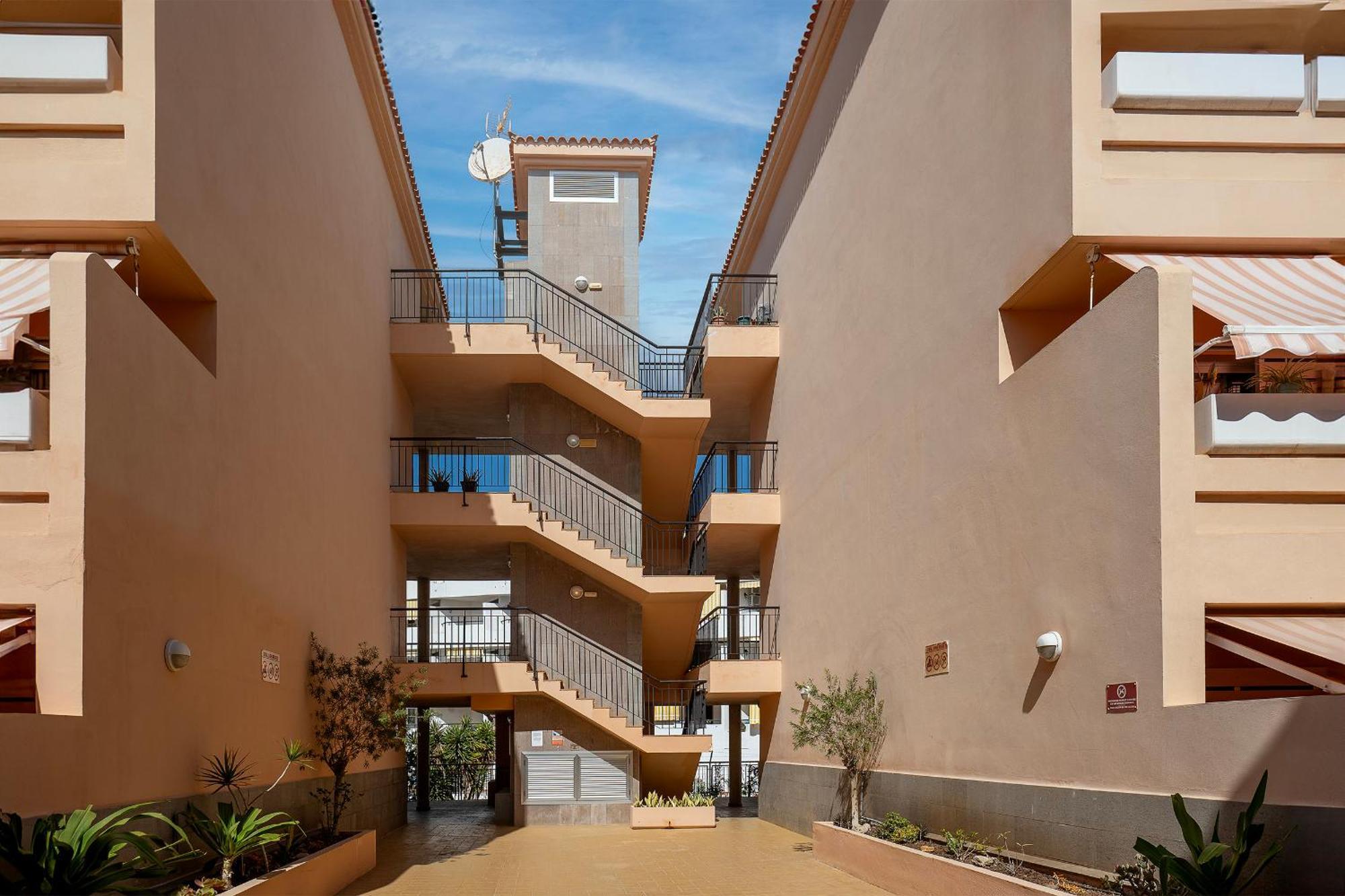 Los Cristianos Piscina Y Terraza Exterior foto