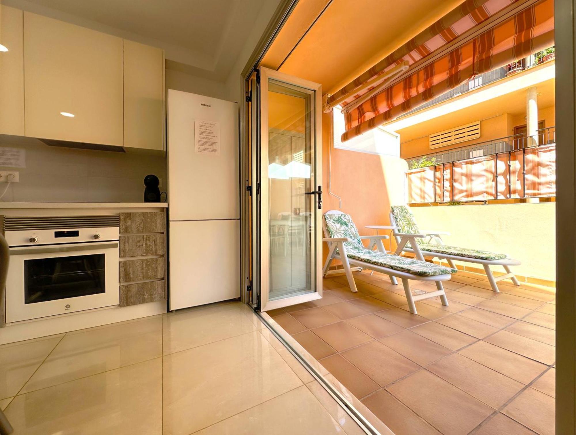 Los Cristianos Piscina Y Terraza Exterior foto